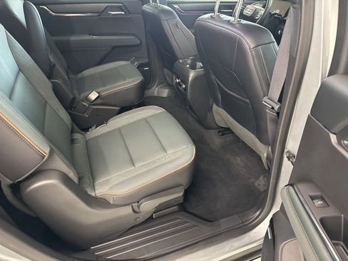 Used 2025 GMC Acadia AT4 image 33
