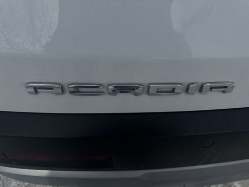 Used 2020 GMC Acadia SLE image 30