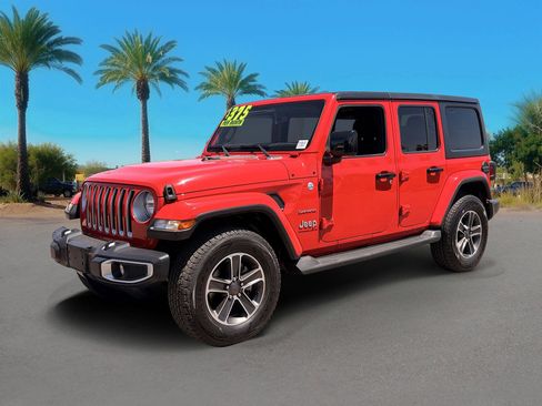 Used 2023 Jeep Wrangler Unlimited Sahara AWD/4WD image 32