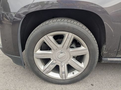 Used 2018 Cadillac Escalade Premium Luxury AWD/4WD image 27
