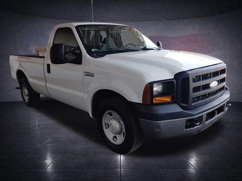 Used 2006 Ford F250 2WD Regular Cab Super Duty image 7