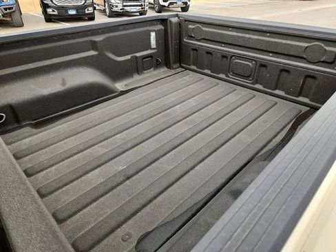 Used 2022 Jeep Gladiator Sport image 9