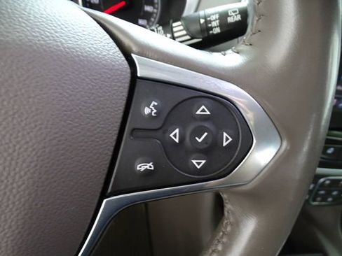 Used 2020 Chevrolet Traverse LT AWD/4WD image 8