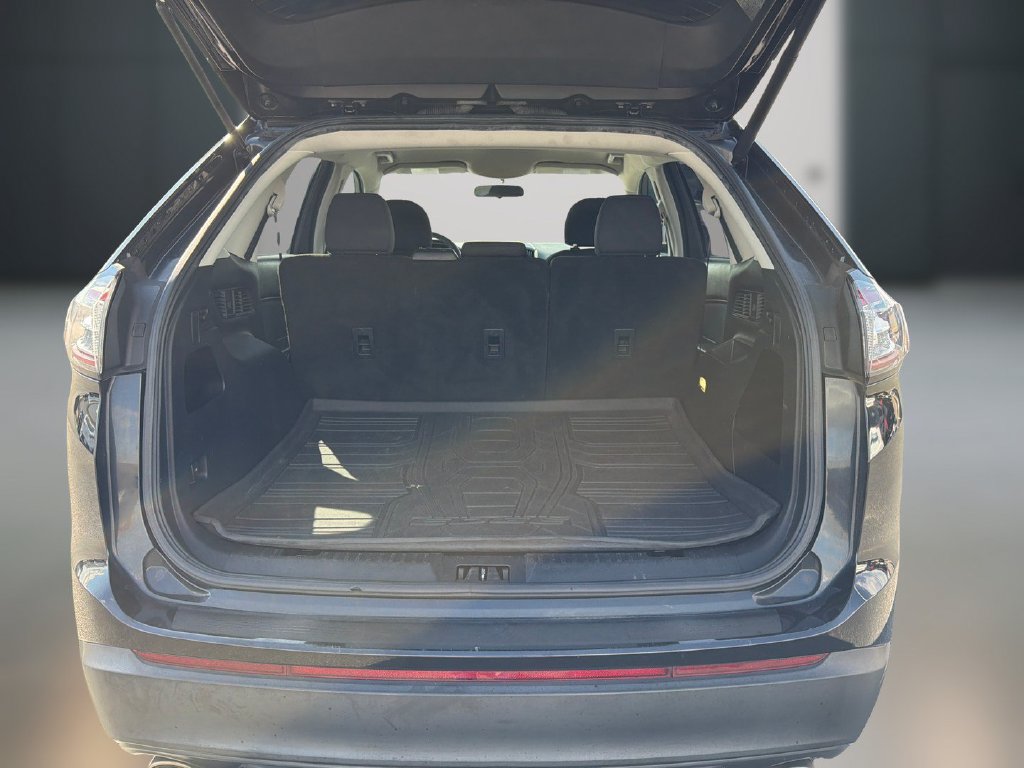 Used 2015 Ford Edge SE w/ Cargo Accessory Package FWD image 12