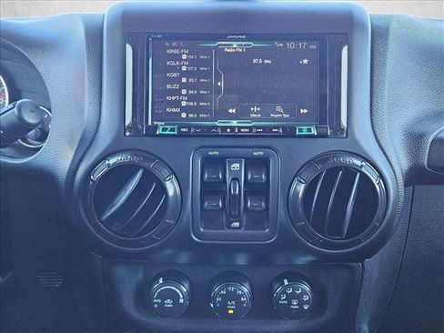 Used 2017 Jeep Wrangler Unlimited Rubicon image 15