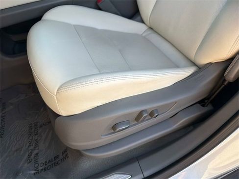 Used 2025 Cadillac XT5 Premium Luxury w/ Technology Package image 17