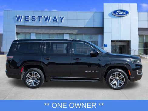 Used 2024 Jeep Wagoneer Series II AWD/4WD image 2