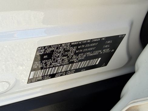 Used 2021 Toyota RAV4 LE FWD image 27
