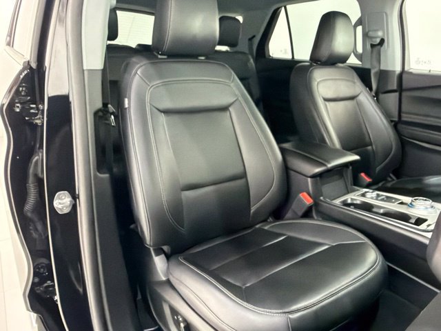 Used 2021 Ford Explorer XLT w/ Equipment Group 202A AWD/4WD image 21