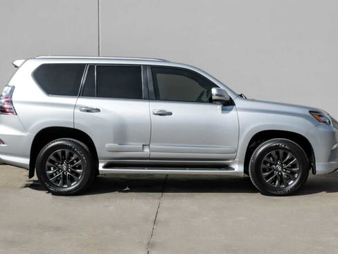 Used 2017 Lexus GX 460 Premium image 8