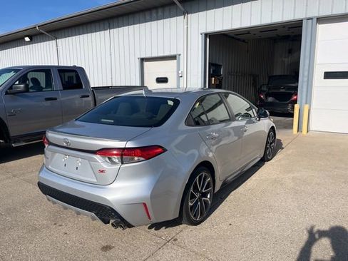 Used 2022 Toyota Corolla SE w/ SE Premium Package FWD image 5