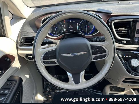 Used 2020 Chrysler Pacifica Limited FWD image 12