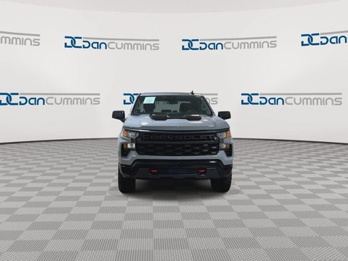 Used 2025 Chevrolet Silverado 1500 Custom Trail Boss w/ LPO, Dark Essentials Package AWD/4WD image 4