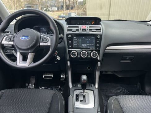 Used 2017 Subaru Forester 2.5i Premium image 18