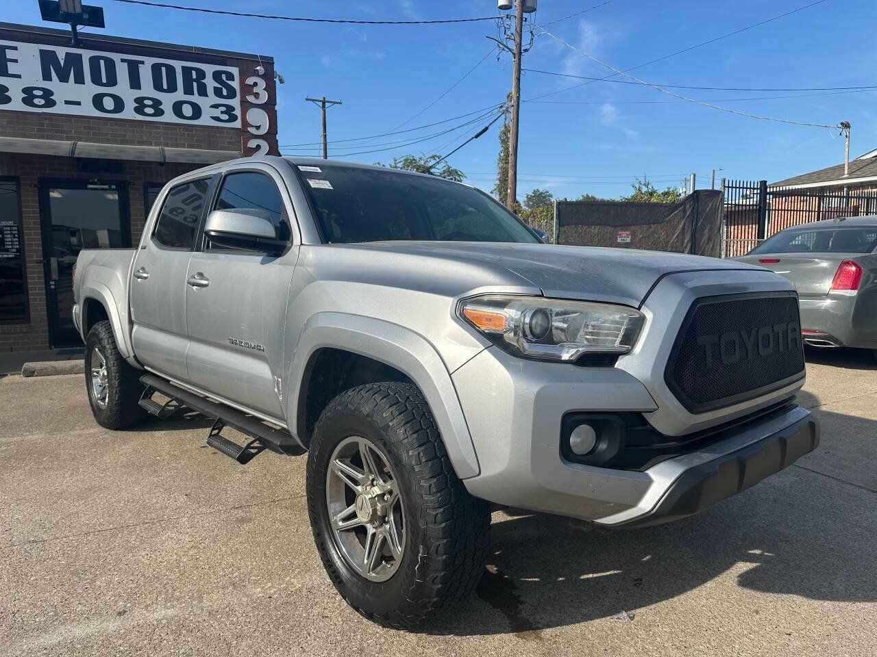 Used 2016 Toyota Tacoma SR5 w/ SR5 Appearance Package (SN) AWD/4WD image 28