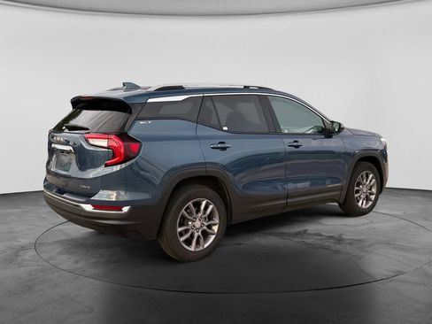 Used 2024 GMC Terrain SLT AWD/4WD image 9