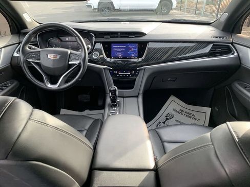 Used 2023 Cadillac XT6 Premium Luxury image 18