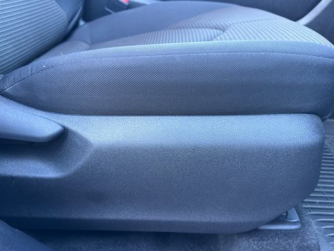 Used 2025 Toyota Highlander LE image 23