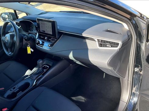 Used 2024 Toyota Corolla LE image 10