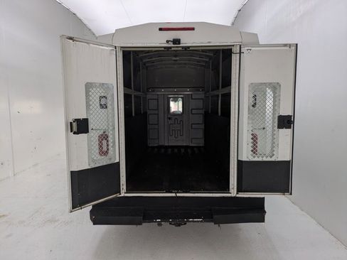 Used 2018 Ford Transit 350 138 w/ Interior Upgrade Package image 6