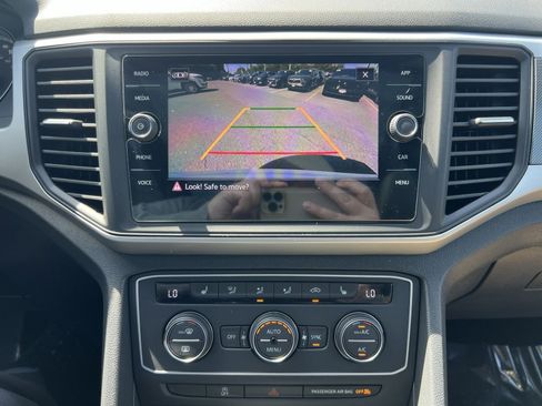 Used 2021 Volkswagen Atlas Cross Sport SE FWD image 19