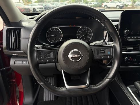 Used 2022 Nissan Pathfinder SV FWD image 15