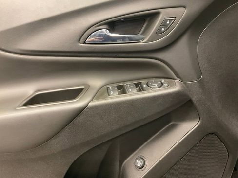 Used 2024 Chevrolet Equinox LT image 18