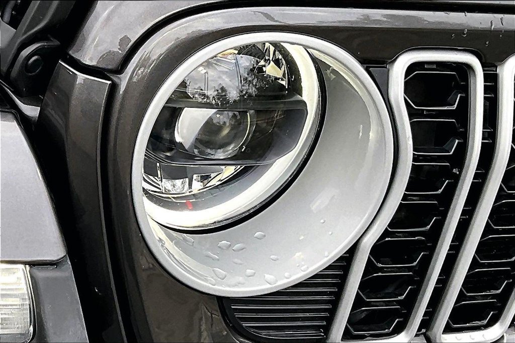 Used 2026 Jeep Wrangler Unlimited Sahara AWD/4WD image 28