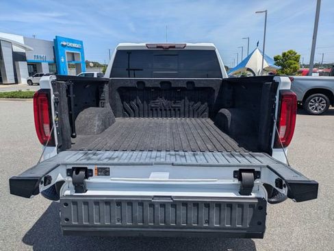 Used 2021 GMC Sierra 1500 AT4 w/ AT4 Premium Package AWD/4WD image 14