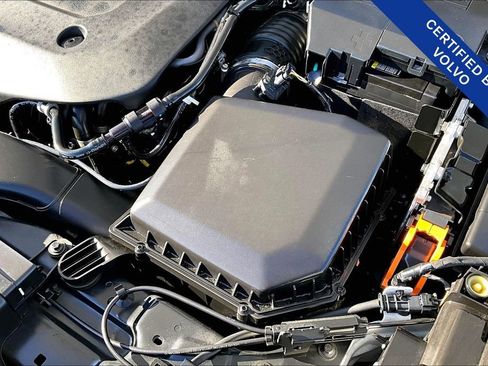 Used 2024 Volvo XC40 B5 Plus image 42