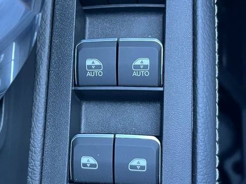 New 2026 RAM 2500 Laramie w/ Night Edition image 9