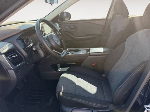 Used 2021 Nissan Rogue S FWD image 9