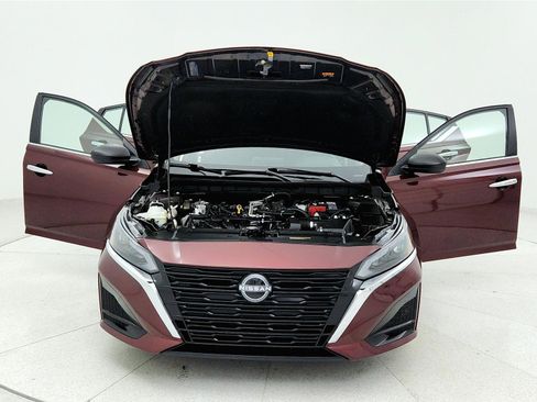 Used 2025 Nissan Altima 2.5 SV image 32