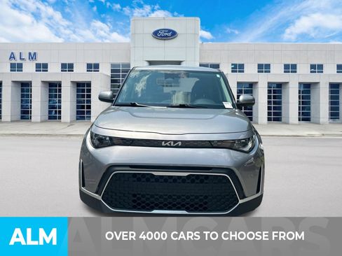 Used 2025 Kia Soul LX w/ LX Technology Package FWD image 2