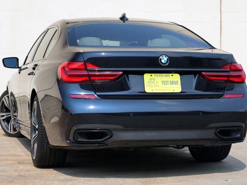 Used 2019 BMW 740i w/ M Sport Package RWD image 6