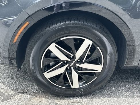 Certified 2022 Kia Sorento S w/ Panoramic Sunroof Package FWD image 12
