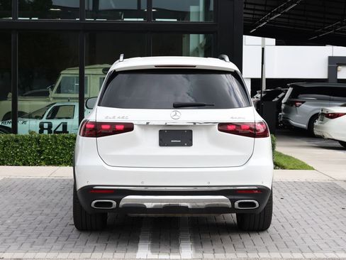 Used 2025 Mercedes-Benz GLS 450 4MATIC image 6