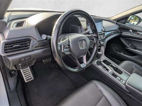 Used 2018 Honda Accord Sport image 9