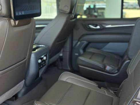 Used 2023 GMC Yukon Denali w/ Denali Reserve Package AWD/4WD image 6