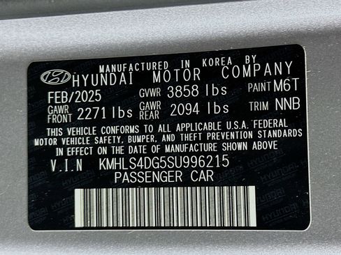 Used 2025 Hyundai Elantra SEL FWD image 33