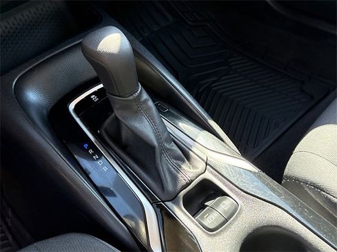Used 2021 Toyota Corolla LE image 27