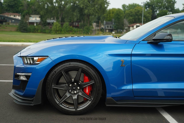Used 2021 Ford Mustang Shelby GT500 w/ Carbon Fiber Track Pack RWD image 4