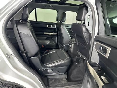 Used 2021 Ford Explorer XLT w/ Equipment Group 202A image 27
