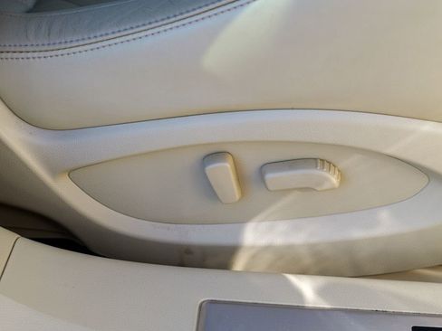 Used 2011 INFINITI FX35 AWD w/ Premium Pkg image 39