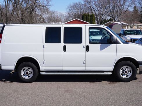Used 2024 GMC Savana 2500 w/ Driver Convenience Package image 6