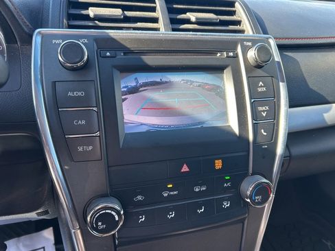 Used 2015 Toyota Camry SE image 10