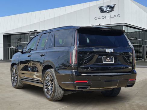Certified 2025 Cadillac Escalade Sport Platinum w/ LPO, Floor Liner Package AWD/4WD image 4