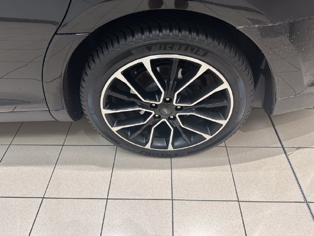 Used 2018 Ford Taurus SEL w/ Equipment Group 201A AWD/4WD image 25