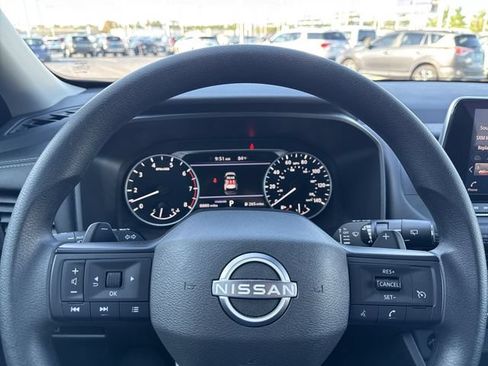 Used 2025 Nissan Rogue S FWD image 20