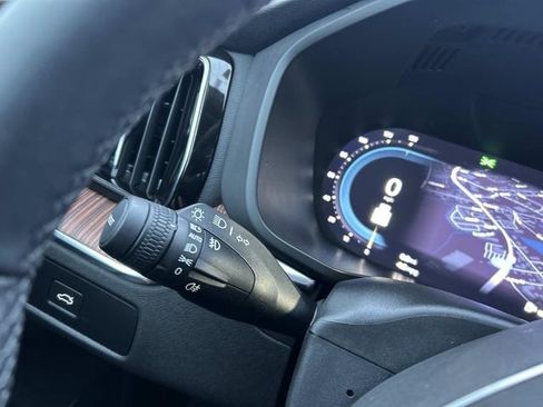 Used 2024 Volvo XC60 B5 Plus w/ Protection Package Premier image 27